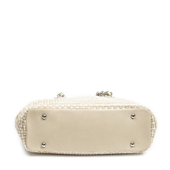 Chanel CC Summer Straw Tote - Picture 6 of 8